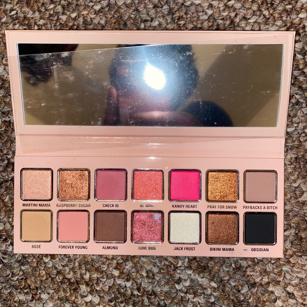Kylie Cosmetics Holiday Palette